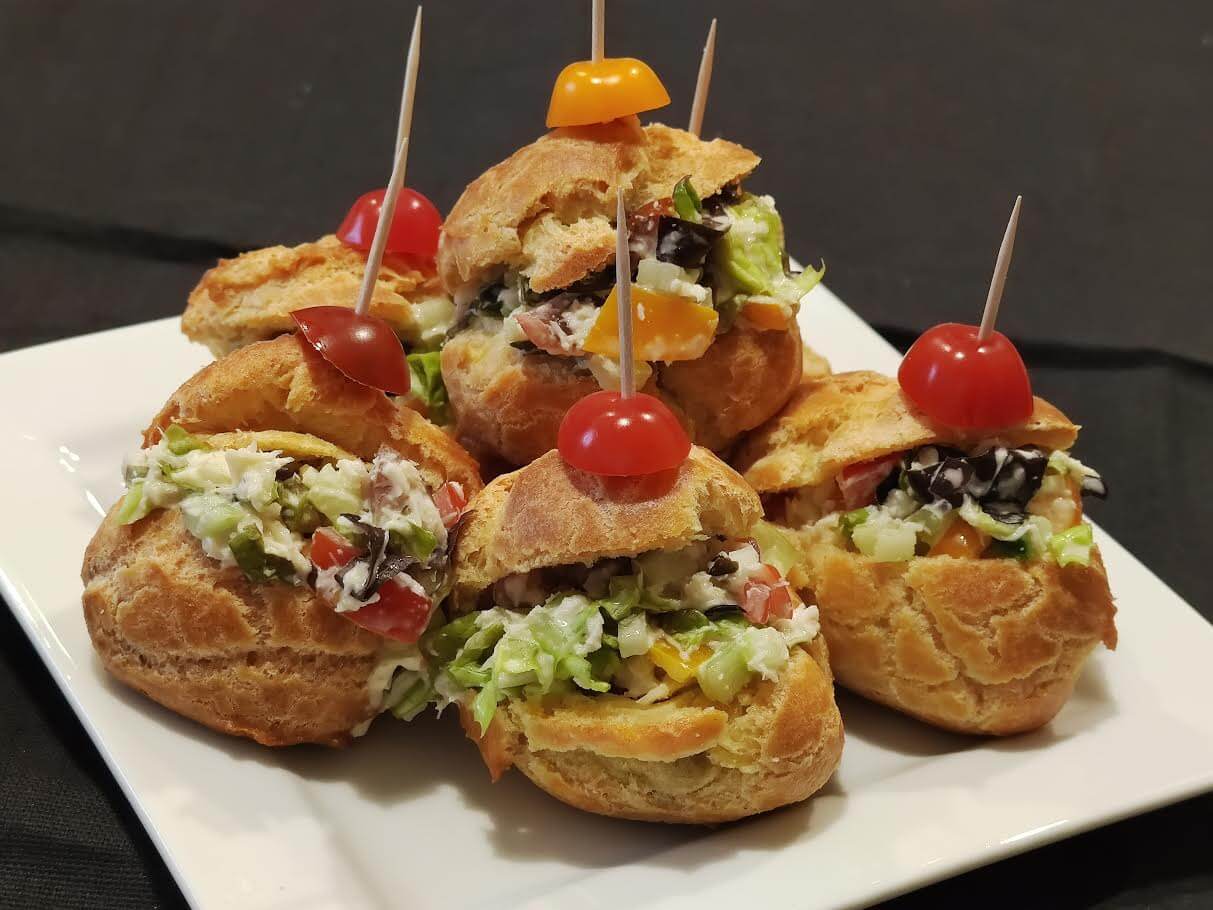 photo de Petits choux à la salade de crabe