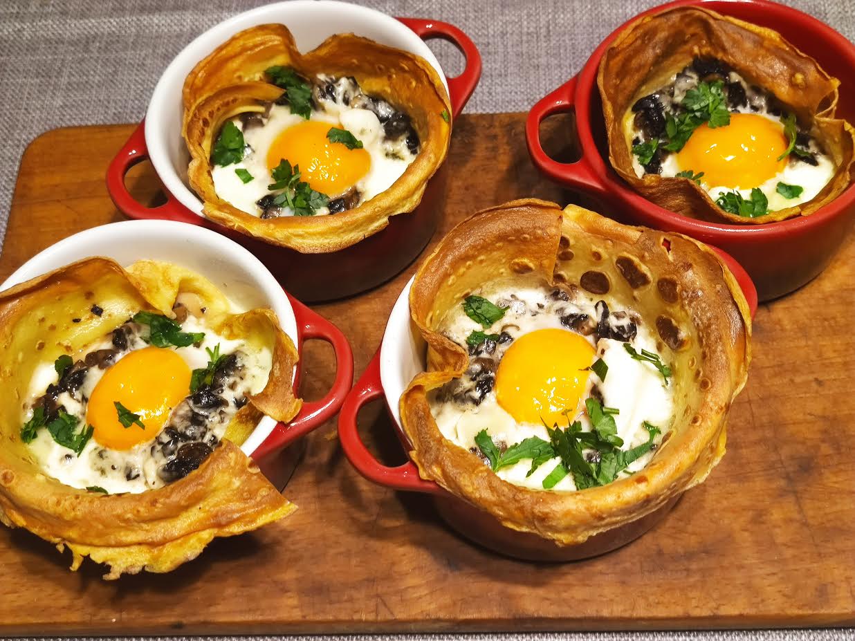 photo de Œufs cocotte aux champignons et au roquefort