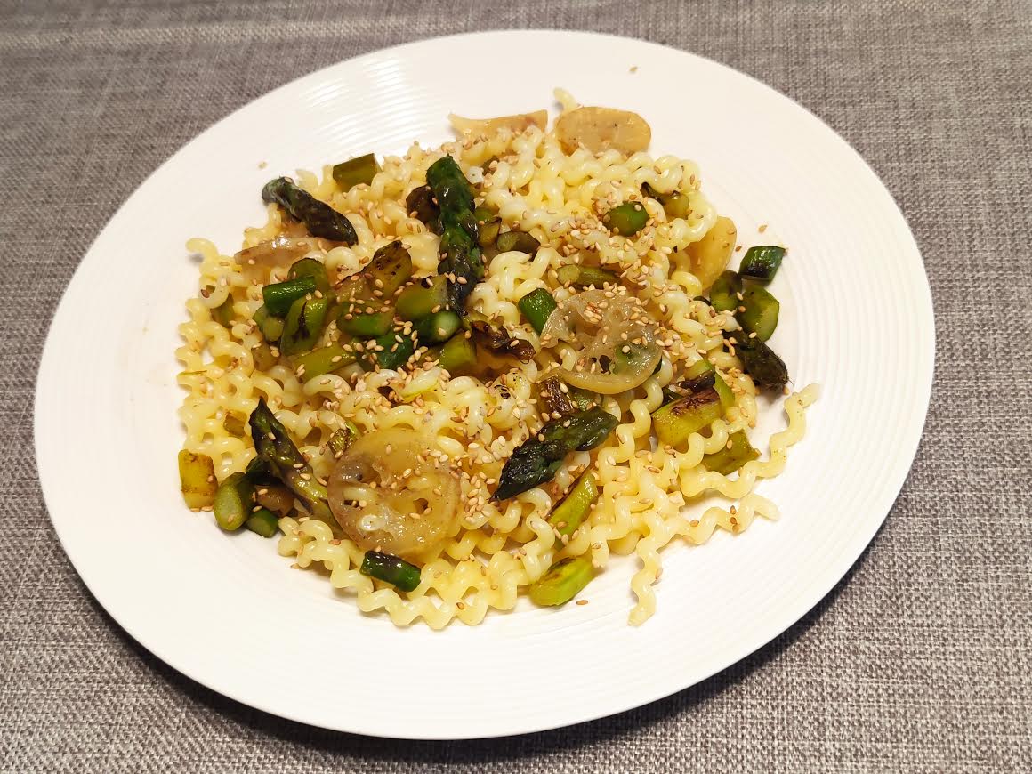 photo de Fusilli lunghi aux asperges et aux graines de sésames