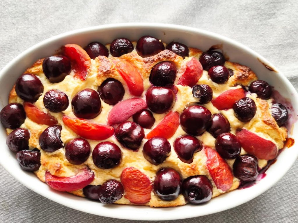photo de gâteau léger aux fruits