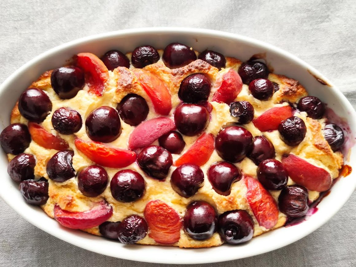 photo de gâteau léger aux fruits