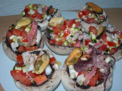 photo de Champignons crus aux calamars