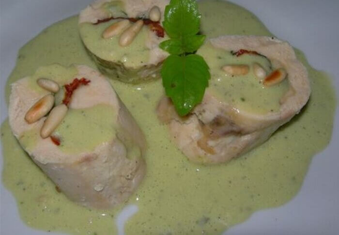 Roulés de poulet au basilic