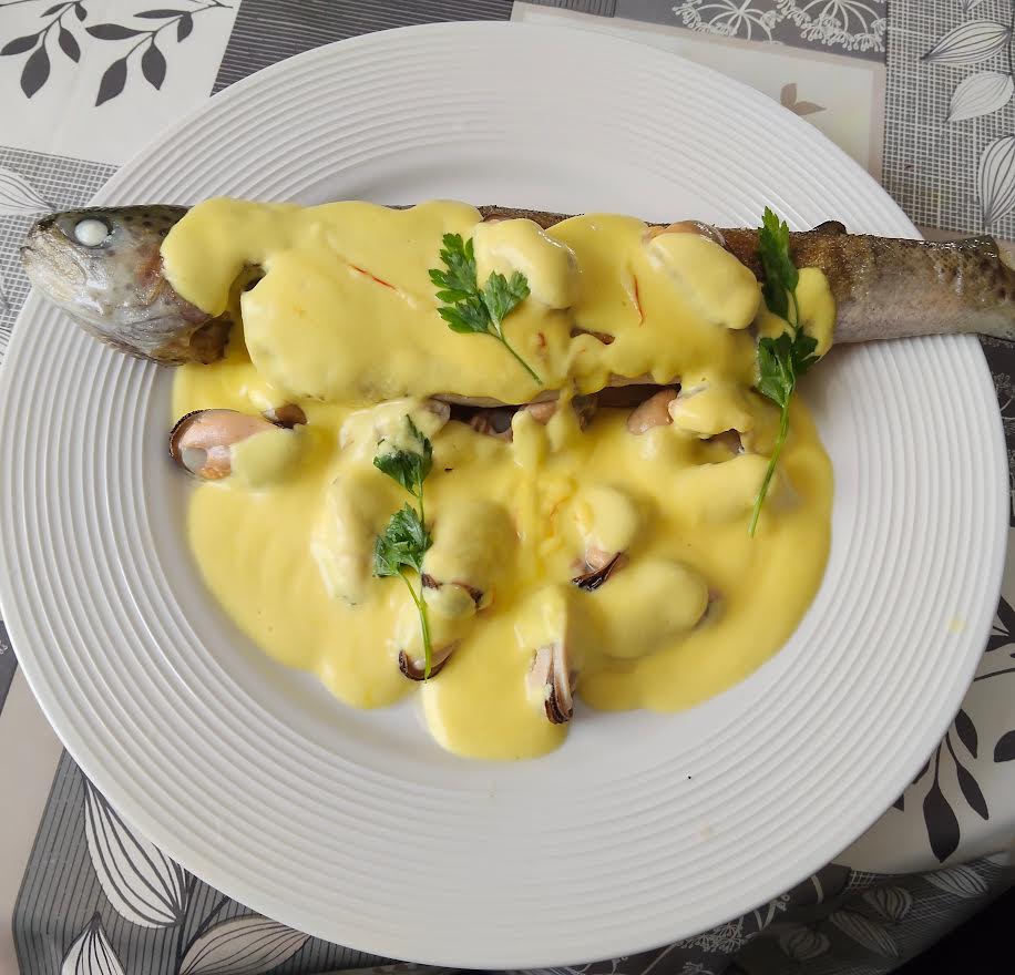 photo de Truites aux moules sauce safranée