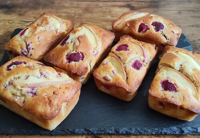 Gâteaux moelleux nectarines framboises